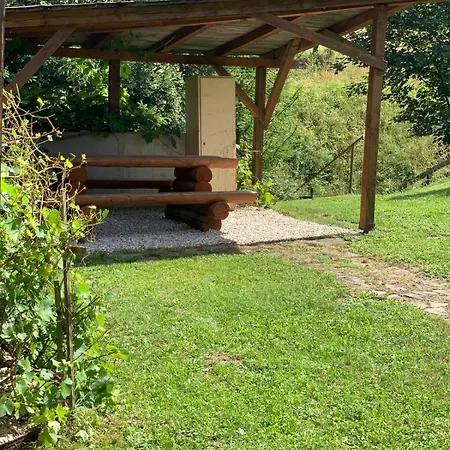 Vakantiehuis Cosy Under The Rock Briestie